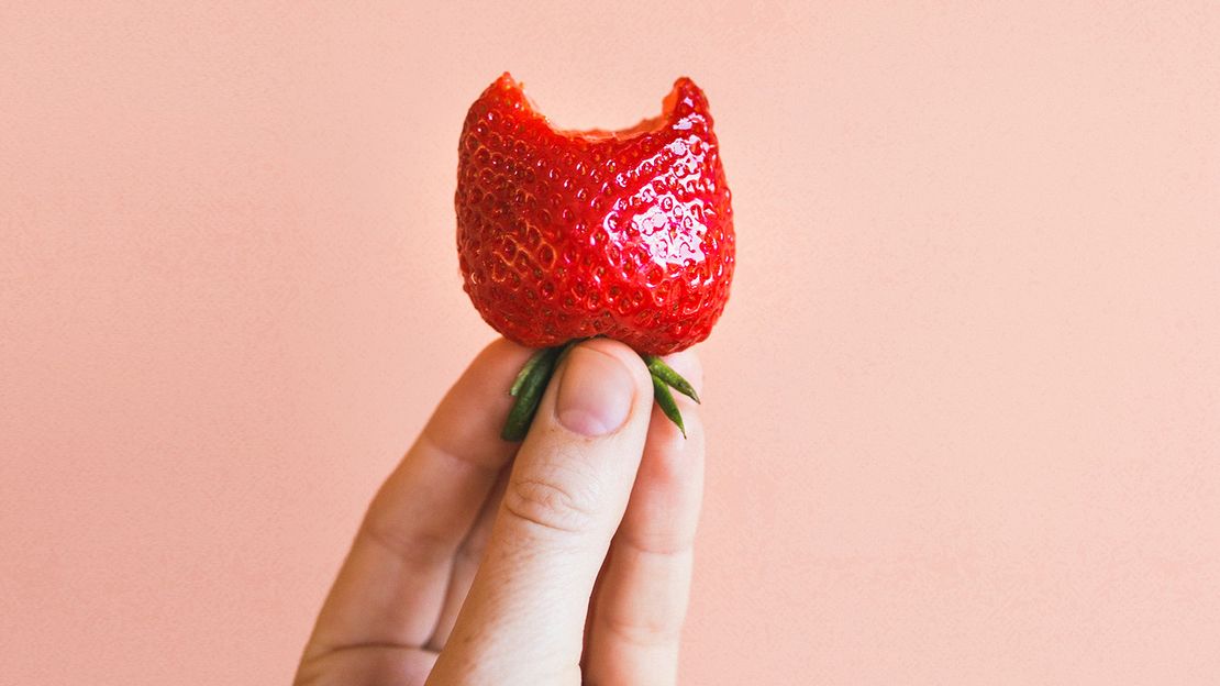 Strawberries Health Benefits, Nutrition Facts, Selection and Storage, and More