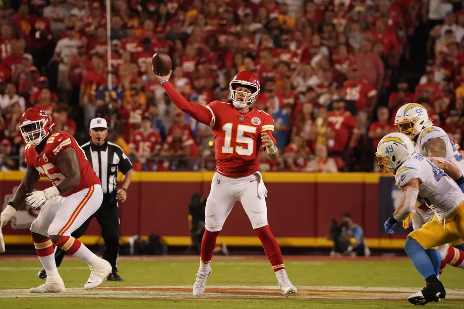 Patrick Mahomes jokes about Pro Football Focus grades after beating Chargers